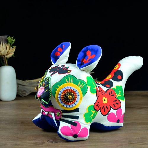 福壽呈祥，布藝傳情 手工布老虎，獻給長輩的深情厚禮